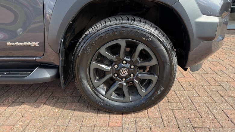 Toyota Hilux Diesel Invincible X D/Cab Pick Up 2.8 D-4D Auto